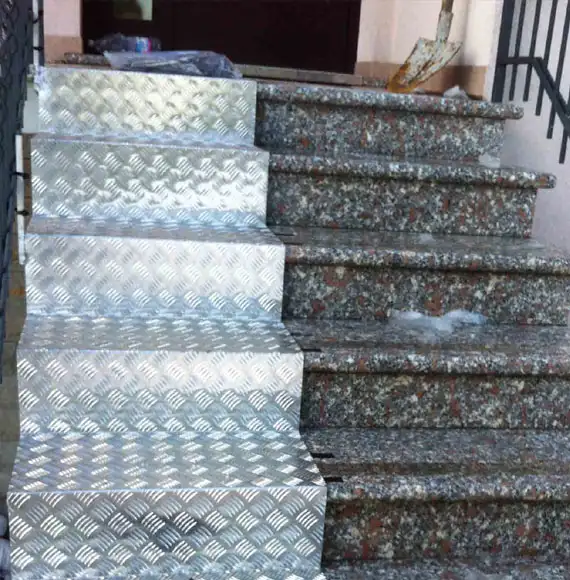 Nuova SIS lavorazione e piegatura della lamiera.